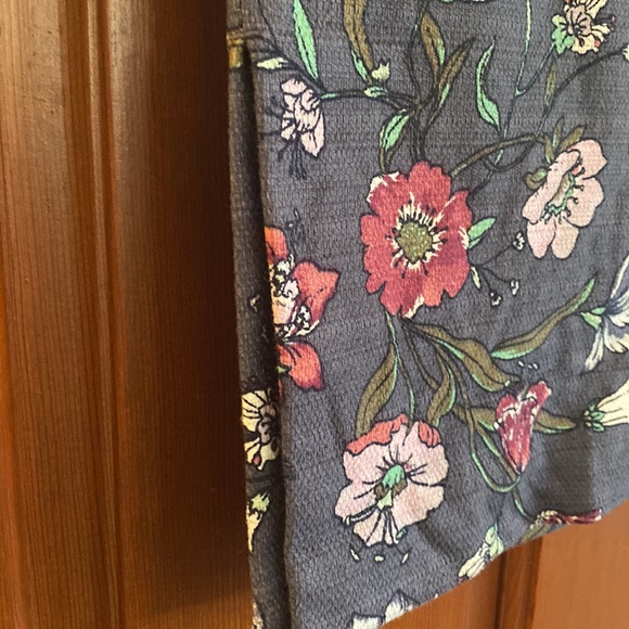 Ann Taylor Loft flower skirt size 14. - Picture 2 of 7